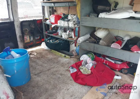 2000 Chevrolet Astro z USA, uszkodzony, nr VIN 1GCDM19W9YB187533